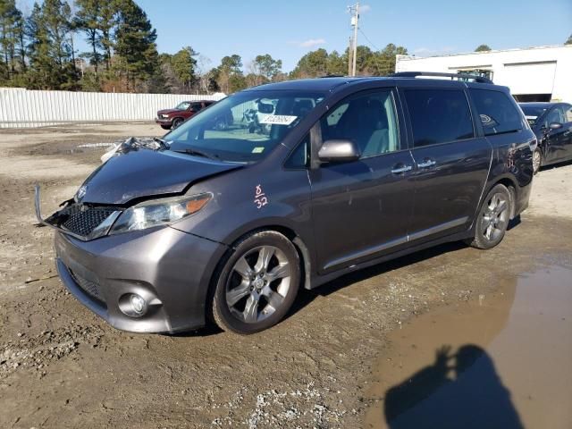 2013 Toyota Sienna Sport