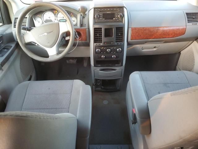 2008 Chrysler Town & Country LX