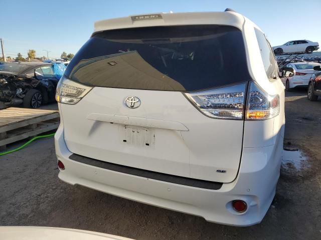 2019 Toyota Sienna SE