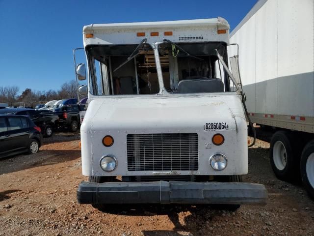 2004 Freightliner Chassis M Line WALK-IN Van