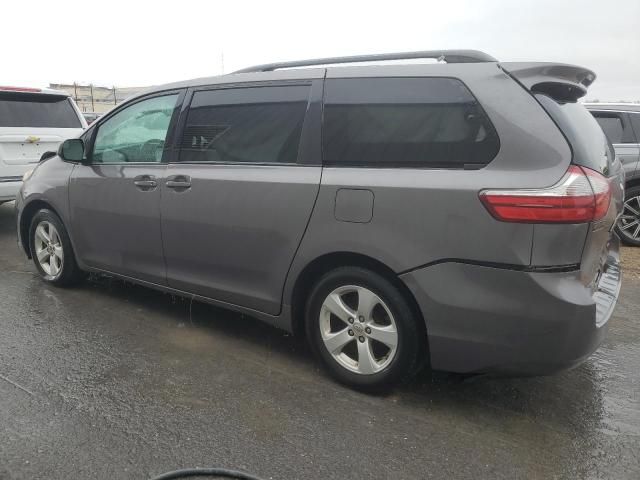 2016 Toyota Sienna LE