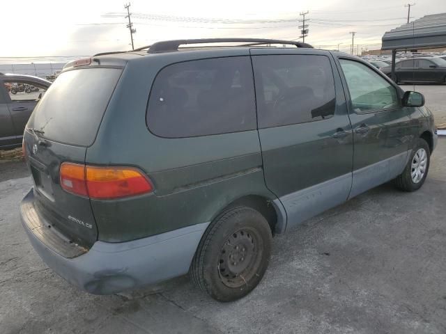 1999 Toyota Sienna CE