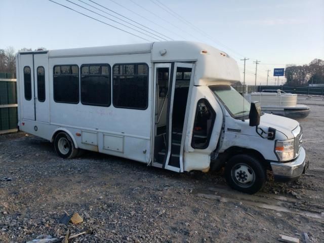 2018 Ford Econoline E450 Super Duty Cutaway Van