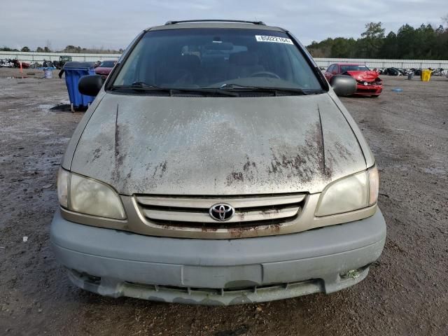 2001 Toyota Sienna LE