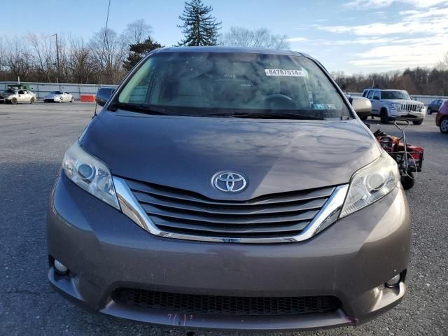 2013 Toyota Sienna XLE