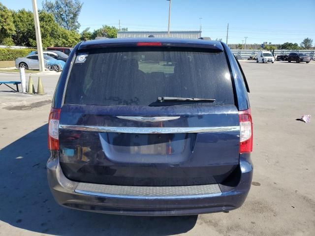 2013 Chrysler Town & Country Touring