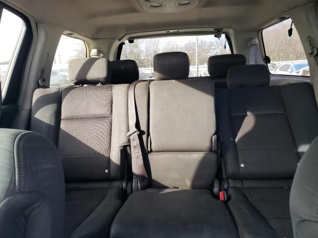 2004 Nissan Armada SE