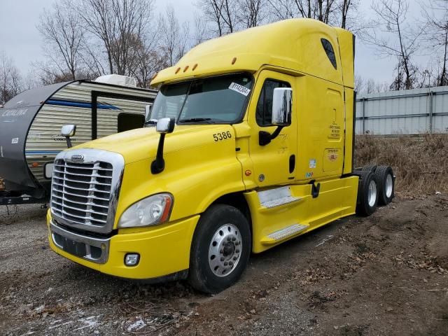 2016 Freightliner Cascadia 125