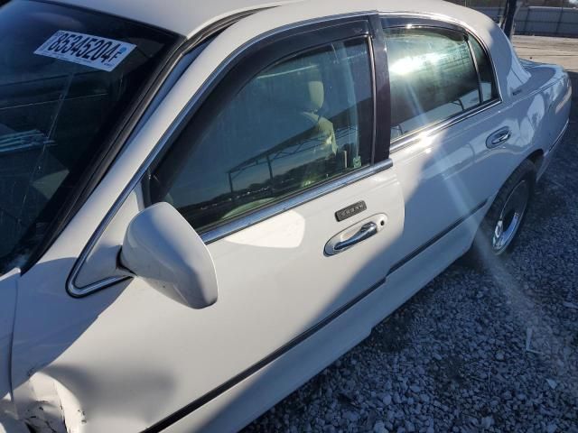 2004 Lincoln Town Car Executive