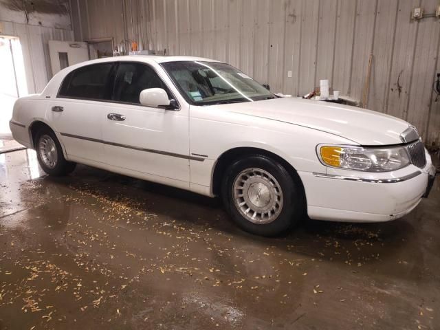 2002 Lincoln Town Car Signature