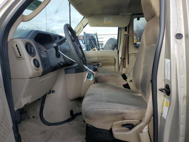 2014 Ford Econoline E350 Super Duty Wagon