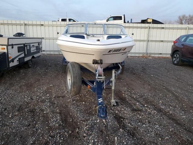 2001 Glastron Boat