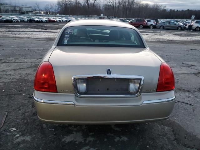 2010 Lincoln Town Car Signature Limited