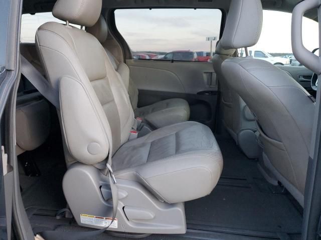 2016 Toyota Sienna XLE