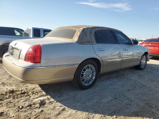 2006 Lincoln Town Car Signature Limited