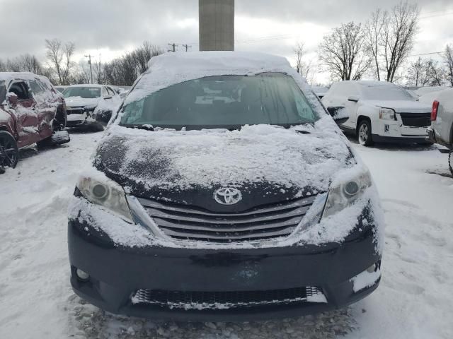 2017 Toyota Sienna XLE