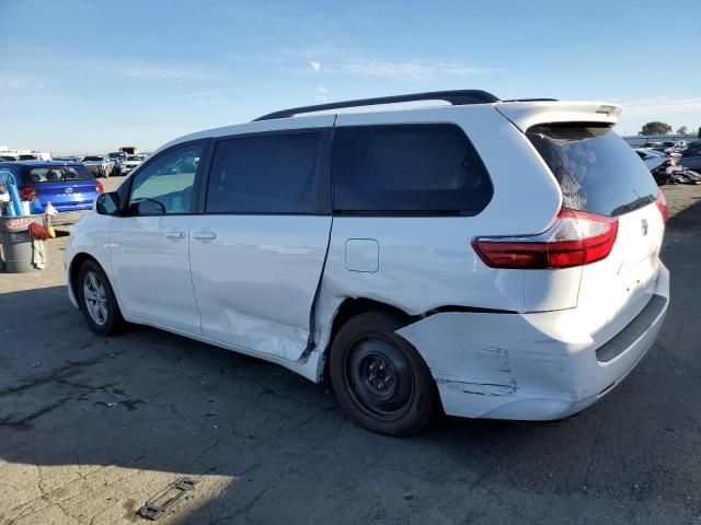 2017 Toyota Sienna LE