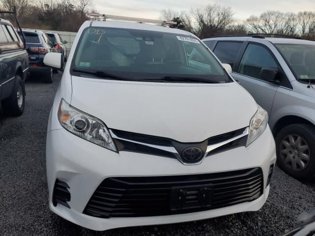 2019 Toyota Sienna LE