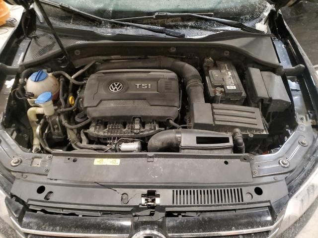 2015 Volkswagen Passat SE