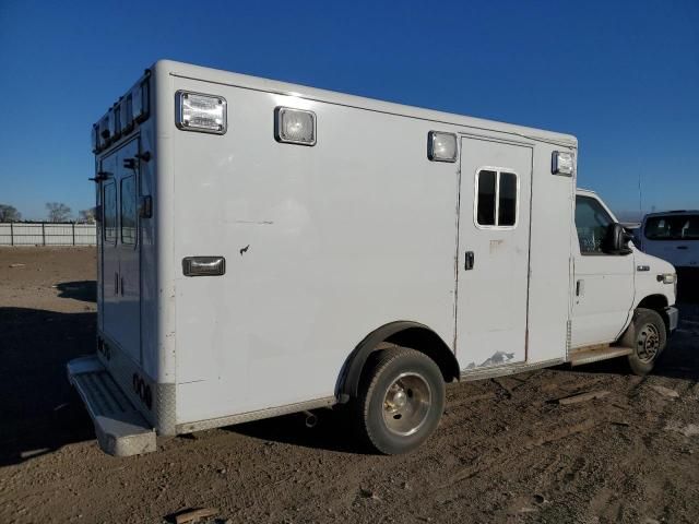 2018 Ford Econoline E350 Super Duty Cutaway Van