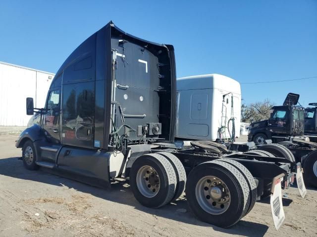 2020 Kenworth Construction T680