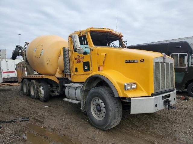 2013 Kenworth Construction T800