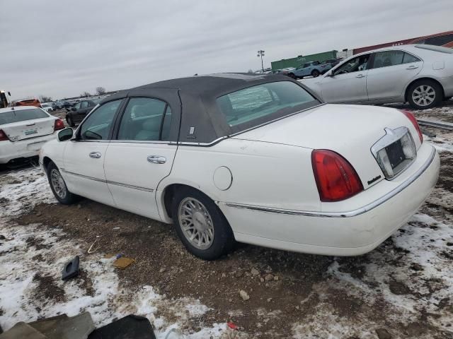 1999 Lincoln Town Car Signature