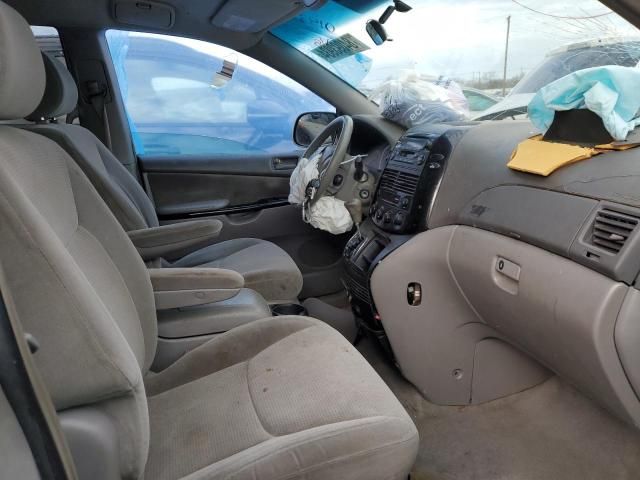 2004 Toyota Sienna CE