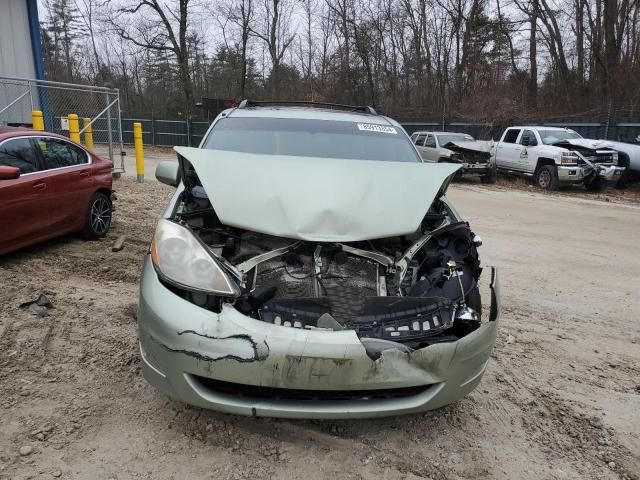 2010 Toyota Sienna XLE