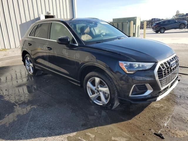 2022 Audi Q3 Premium 40