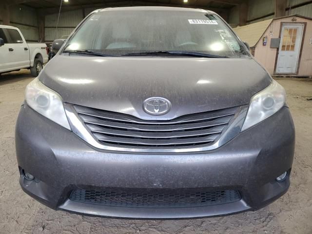 2014 Toyota Sienna XLE