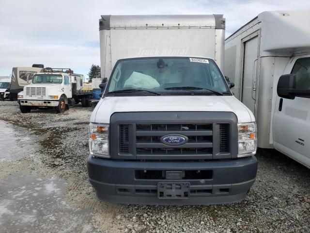 2021 Ford Econoline E350 Super Duty Cutaway Van