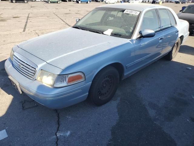 2000 Ford Crown Victoria