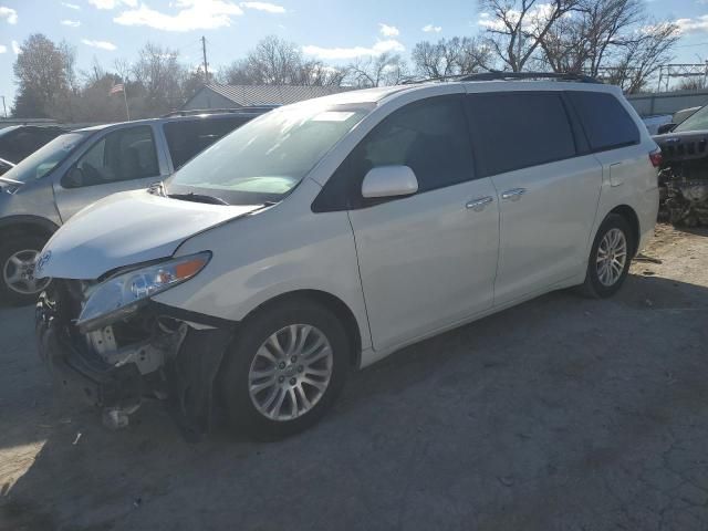 2015 Toyota Sienna XLE