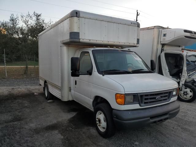 2007 Ford Econoline E450 Super Duty Cutaway Van