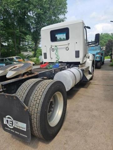 2015 Kenworth Construction T680