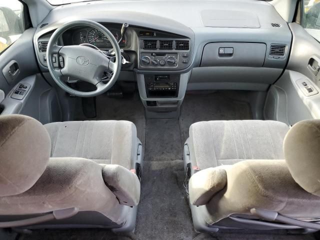 1999 Toyota Sienna CE