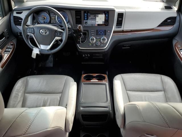 2016 Toyota Sienna XLE