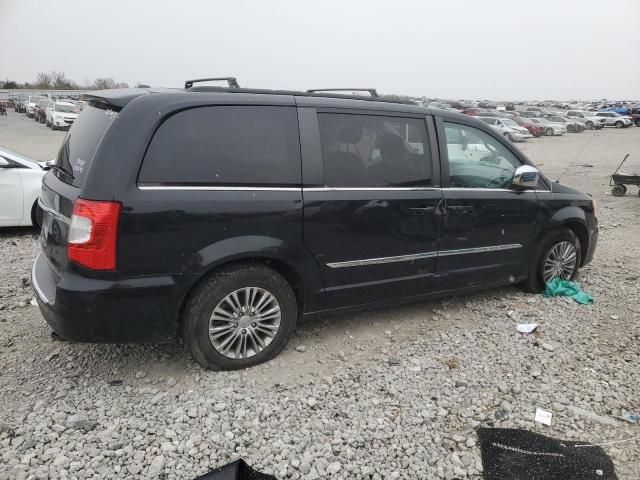 2013 Chrysler Town & Country Touring L