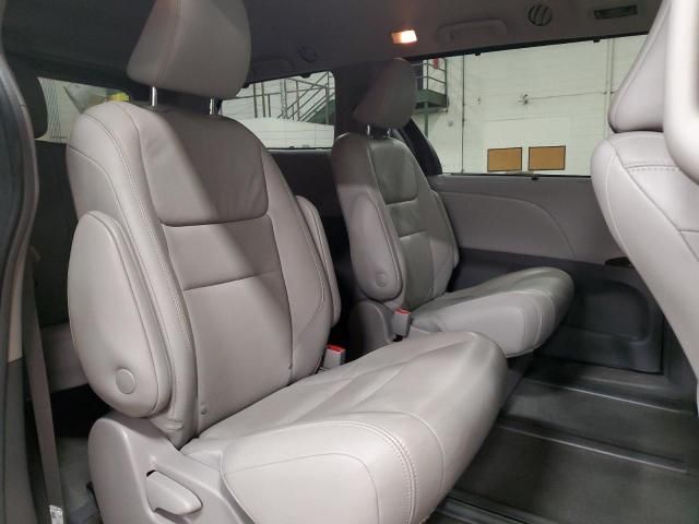 2018 Toyota Sienna XLE