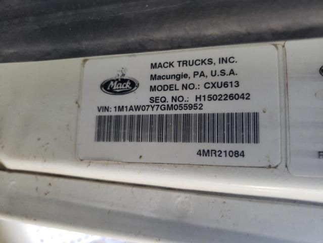 2016 Mack 600 CXU600