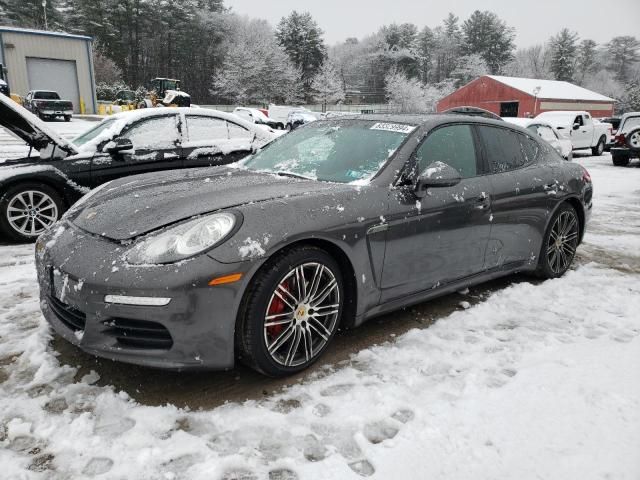 2016 Porsche Panamera 2