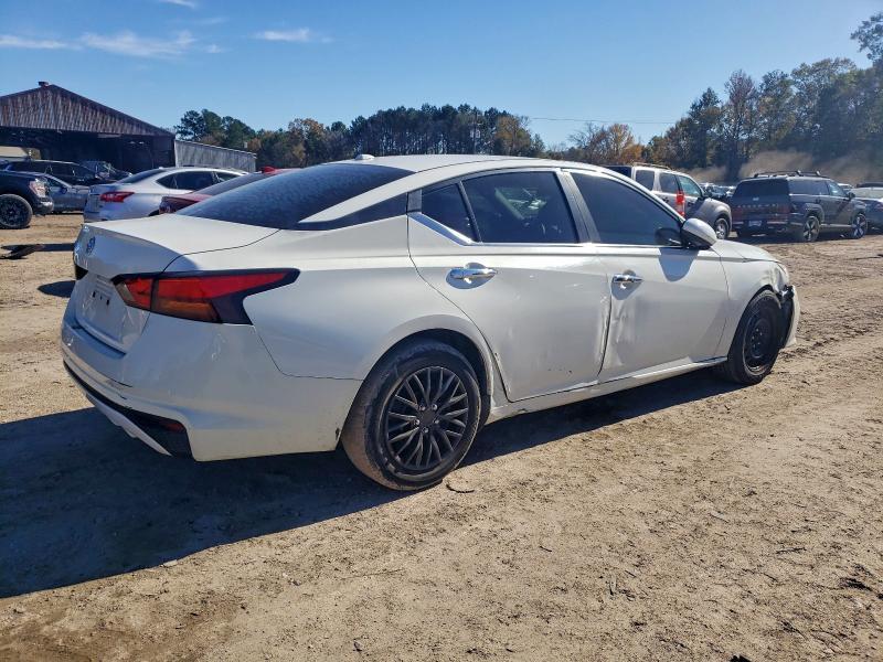 2019 Nissan Altima s