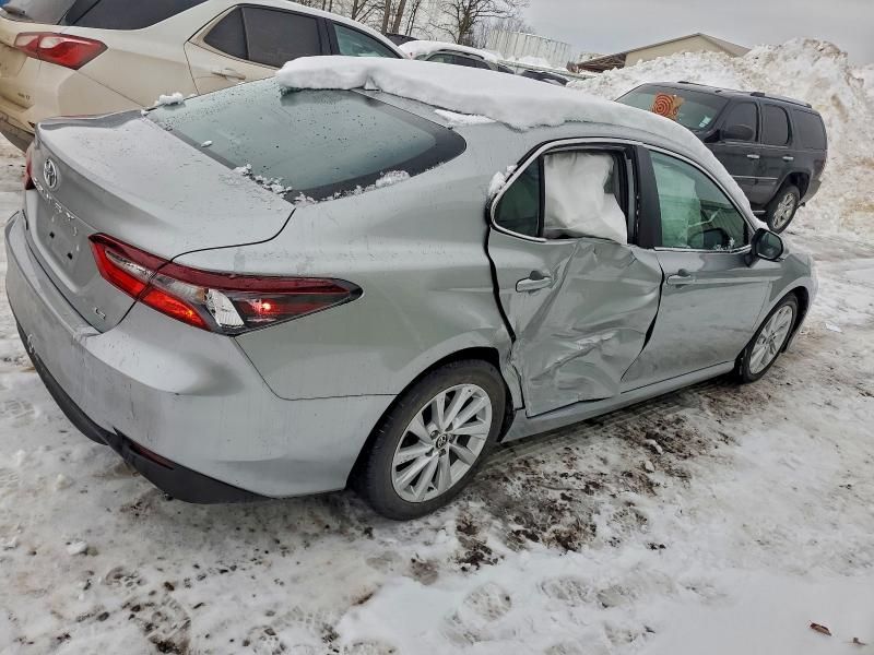 2024 Toyota Camry le