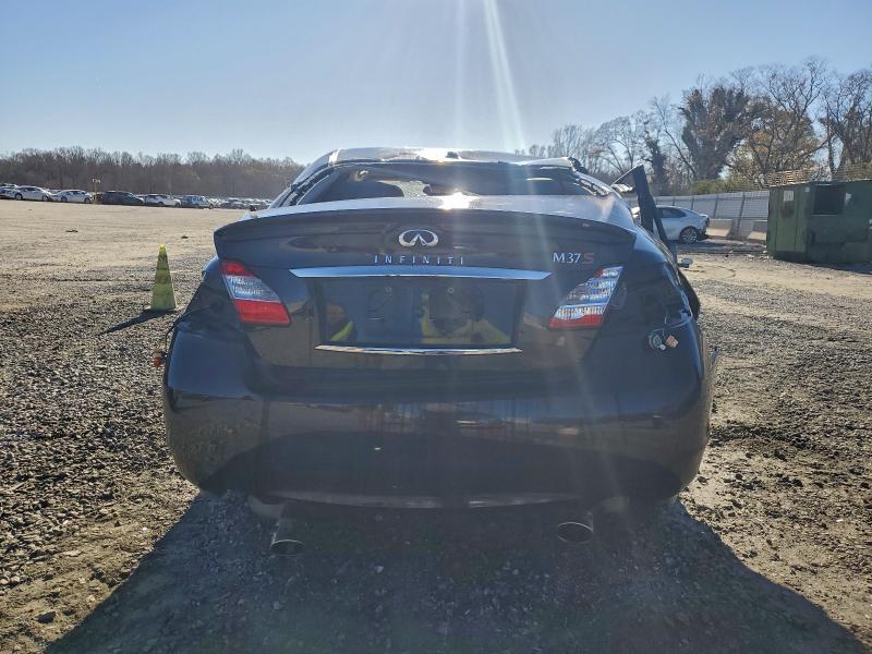 2012 Infiniti M37