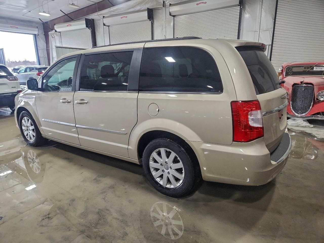 2014 Chrysler Town & Country Touring