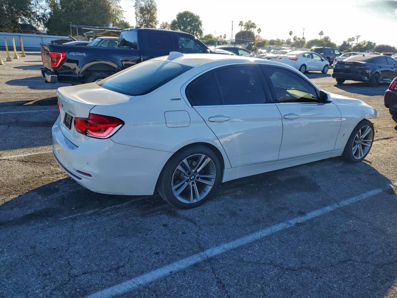 2018 BMW 330e