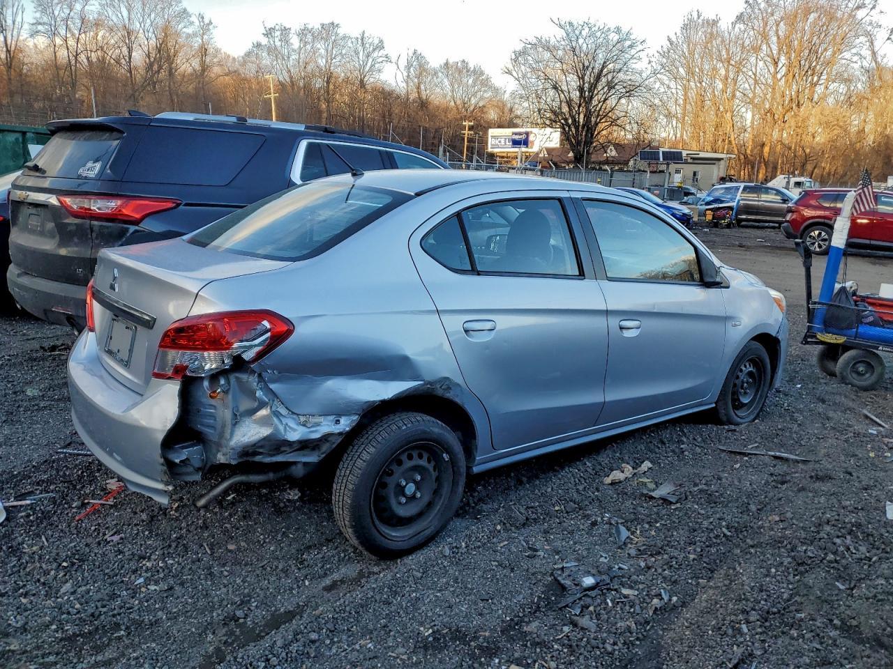 2020 Mitsubishi Mirage G4 es