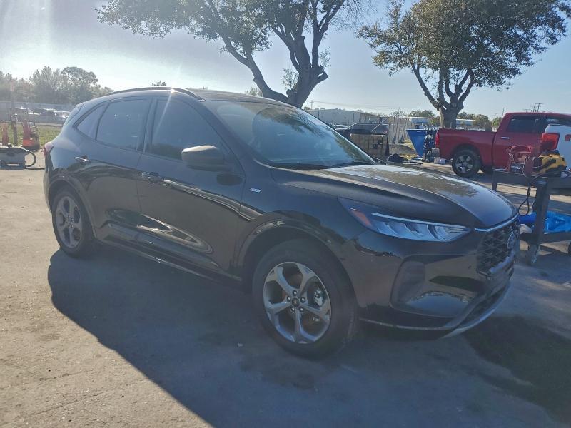 2024 Ford Escape st Line