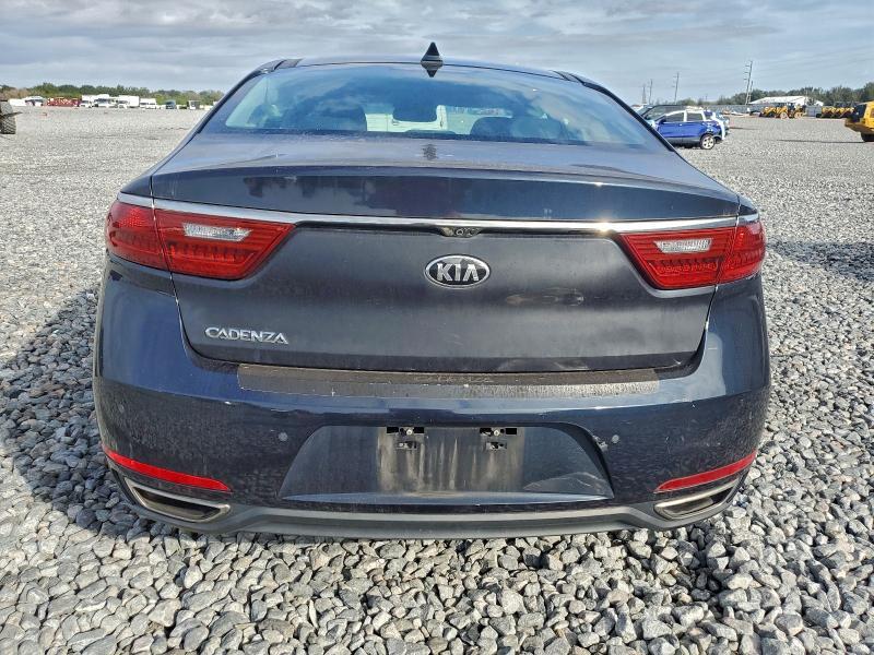 2017 KIA Cadenza Premium